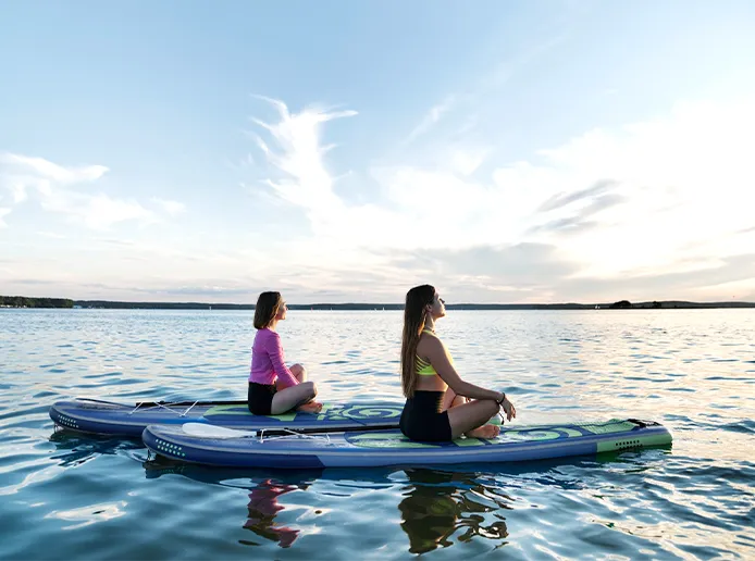 Découvrez le stand up paddle à Port Grimaud. Paddle rigide, paddle géant et balades dans le Golfe de Saint-Tropez.