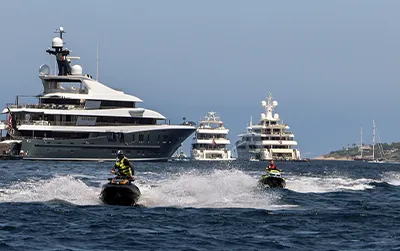 Partez en excursions Jet Ski à Port Grimaud. Randonnées encadrées Golfe de Saint-Tropez, Pampelonne et la Côte d’Azur.